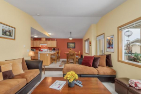 Suite Serenity Condo by NW Comfy Cabins
